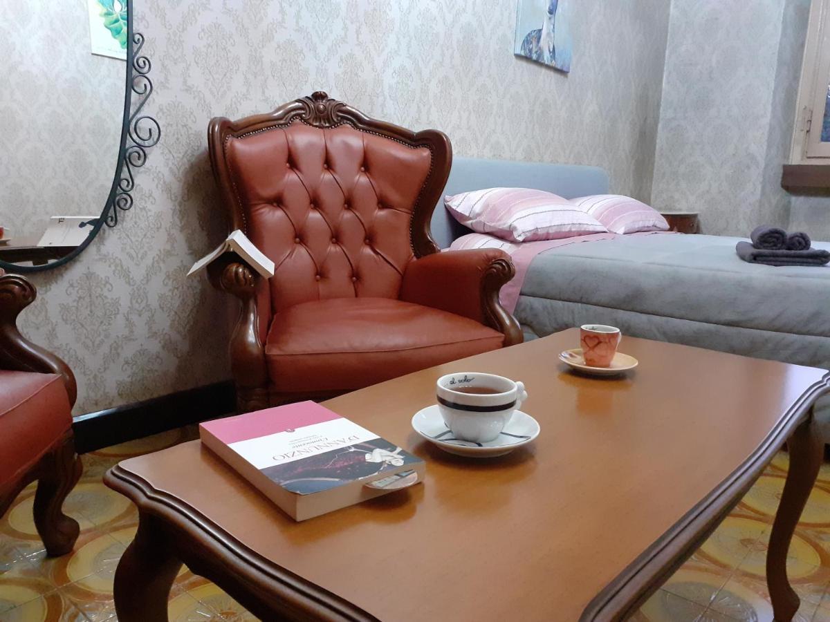 Meneghina House Appartement Milaan Buitenkant foto
