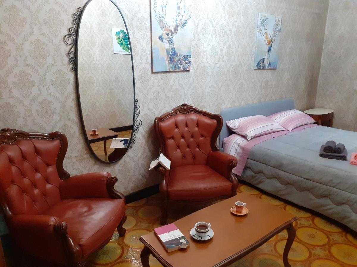 Meneghina House Appartement Milaan Buitenkant foto